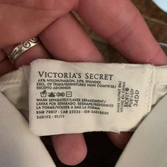 Victoria’s Secret nude bio fit 34DD push-up bra - Picture 2 of 3